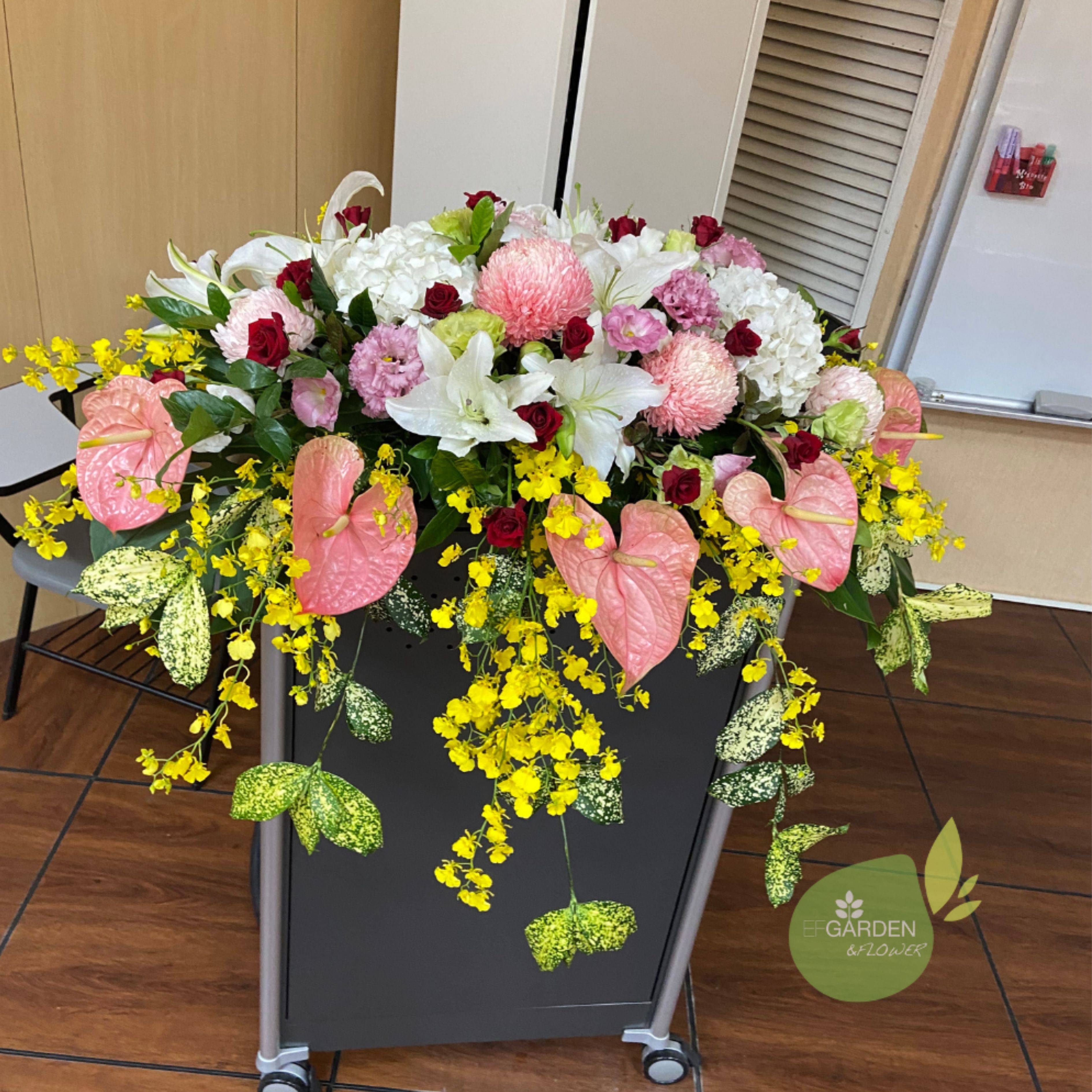 講台花